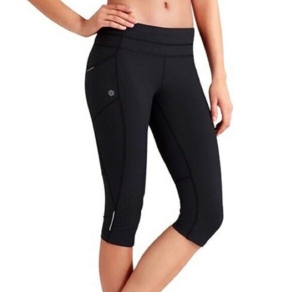 Athleta Pants - Athleta Leggings Be Free Knicker Capri Leggings